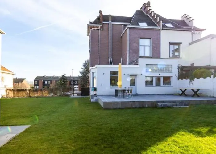 Manoir Bel Horizon Avec Grand Jardin Et Parking Prive
